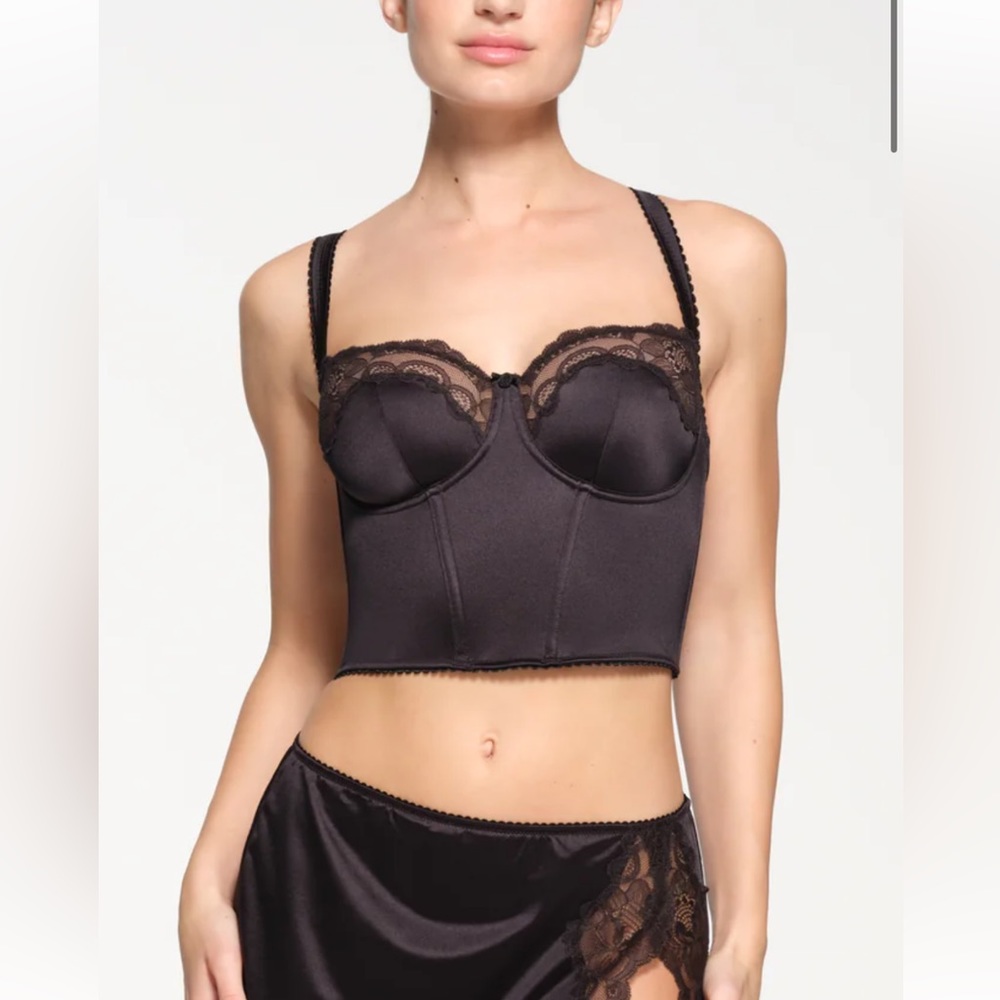 SKIMS Stretch Satin Lace cropped Corset M black (SK0032)